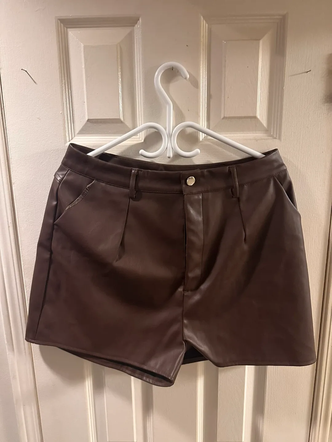 5 Assorted Skirts and Shorts (i) image indicator(4)