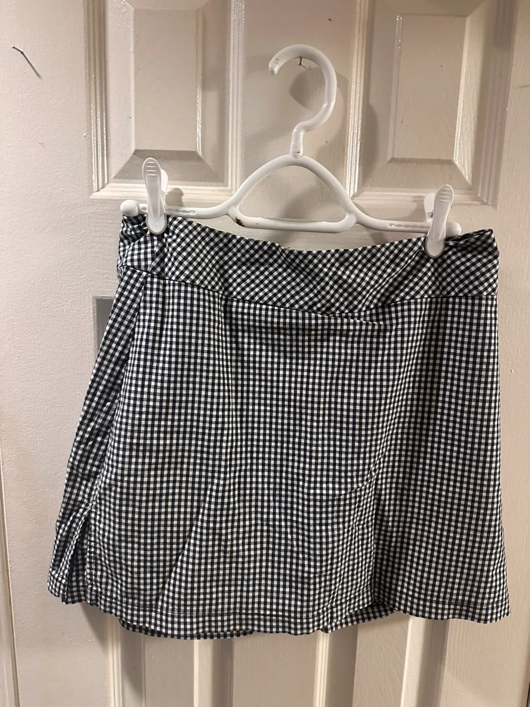 5 Assorted Skirts and Shorts (i) image indicator(2)