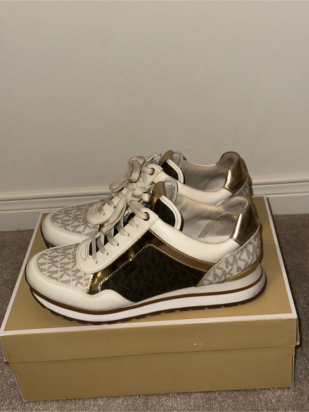 Michael Kors Sneakers, Size 7 - photo 2