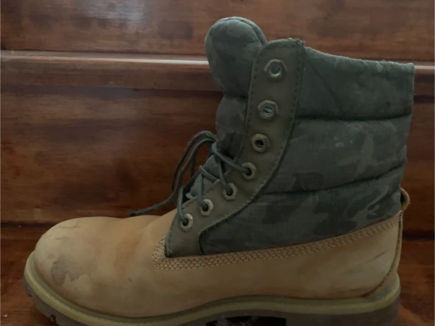 Timberland Puffer Boots Size 9 image indicator(2)