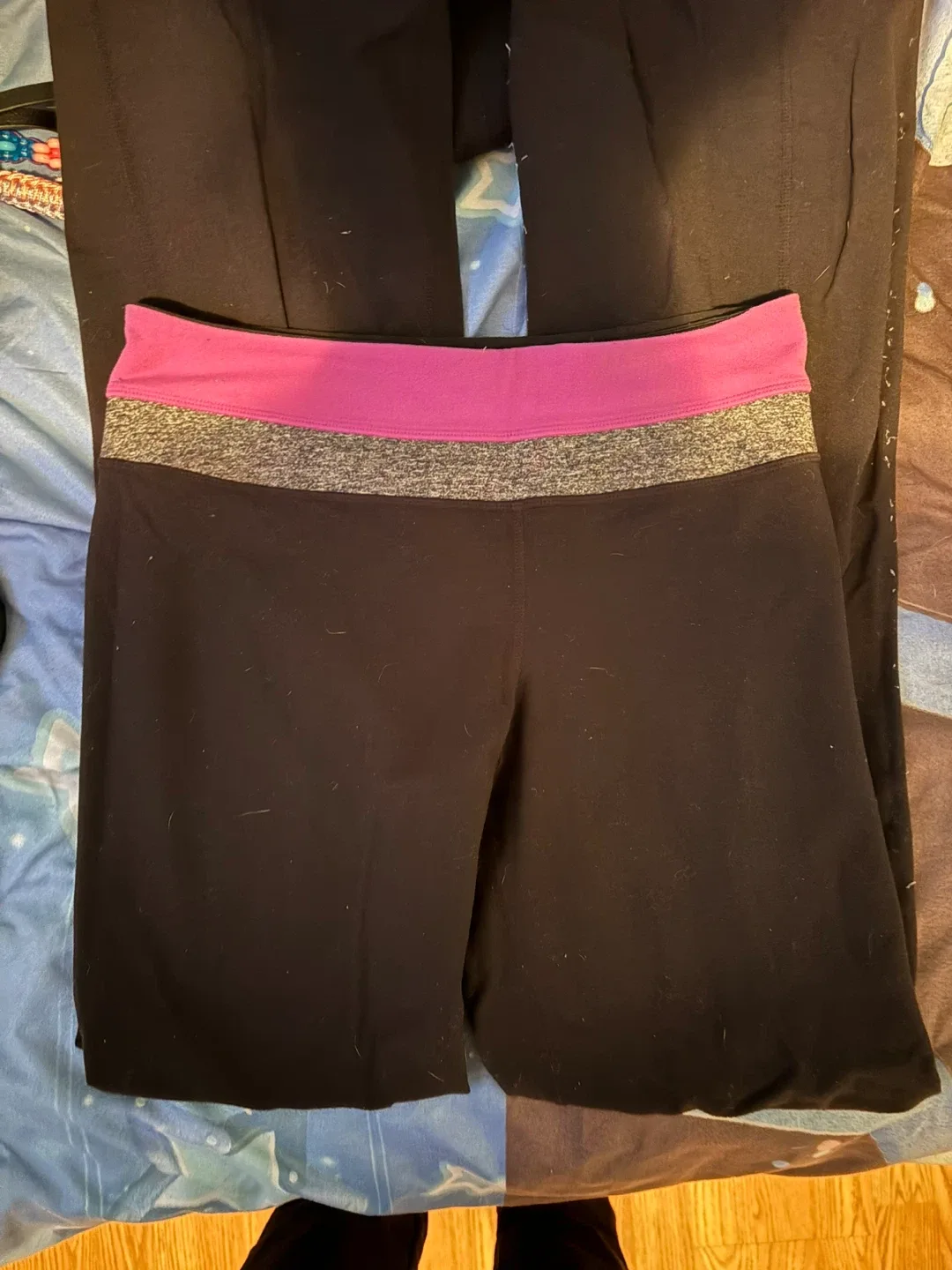 Lululemon Black Yoga Pants - Size 6 image indicator(3)