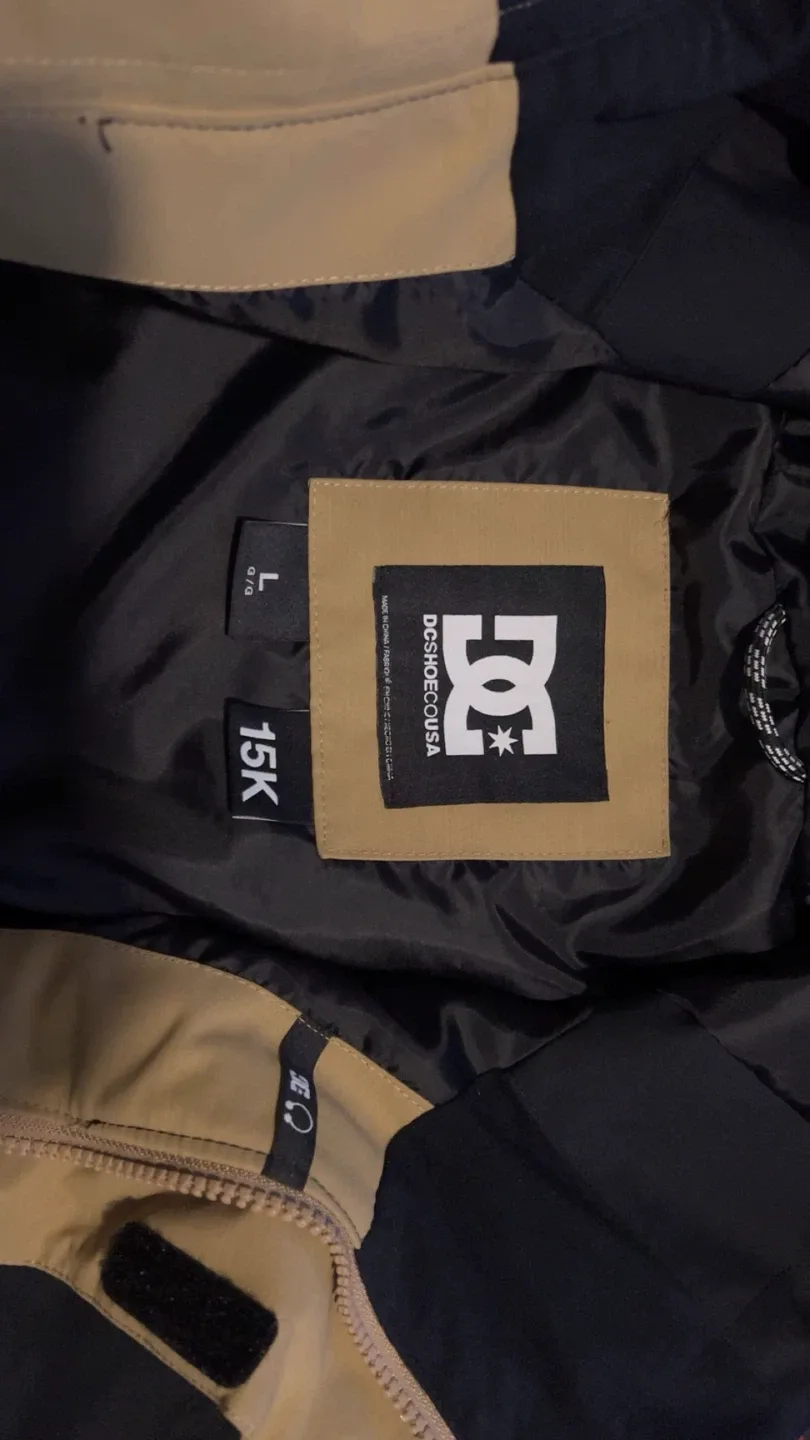 DC Snowboard Jacket - Size L image indicator(2)
