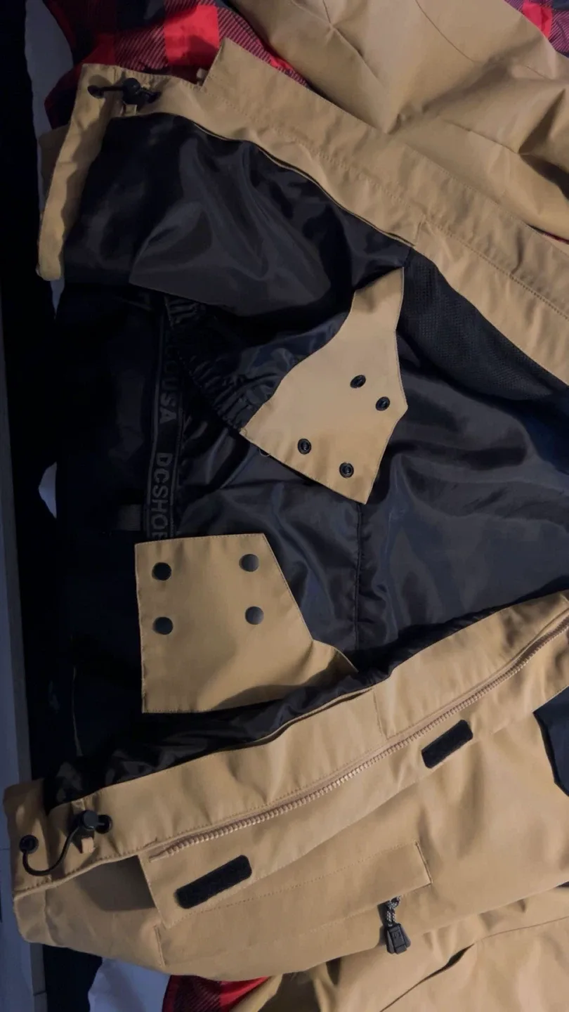 DC Snowboard Jacket - Size L image indicator(4)