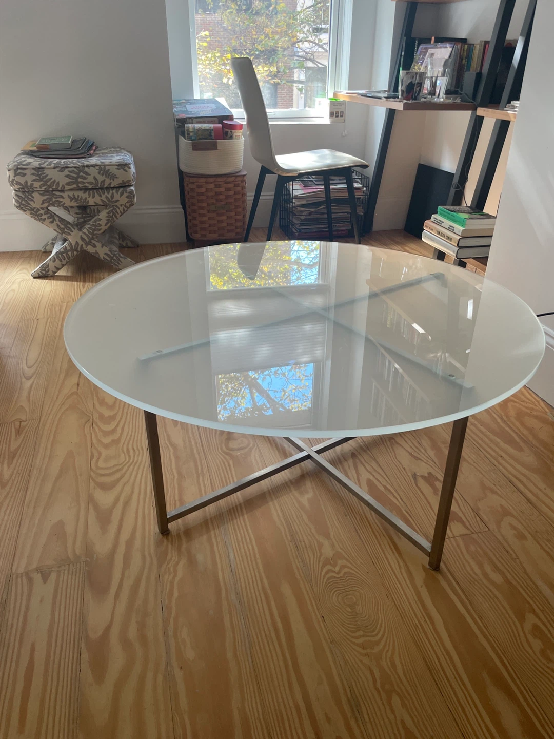 Round Glass Coffee Table - photo 2