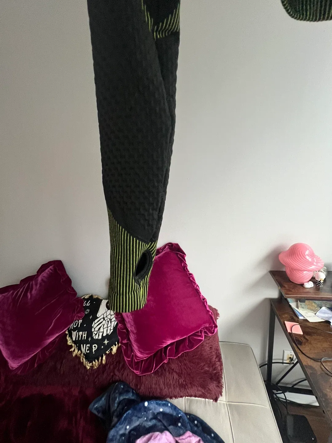 Matching Activewear Set - Olive Green & Black Gym yoga M-L image indicator(5)