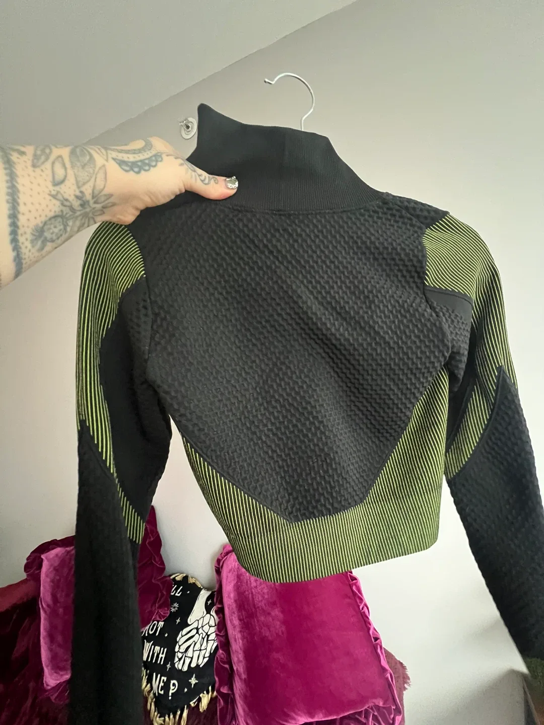 Matching Activewear Set - Olive Green & Black Gym yoga M-L image indicator(6)