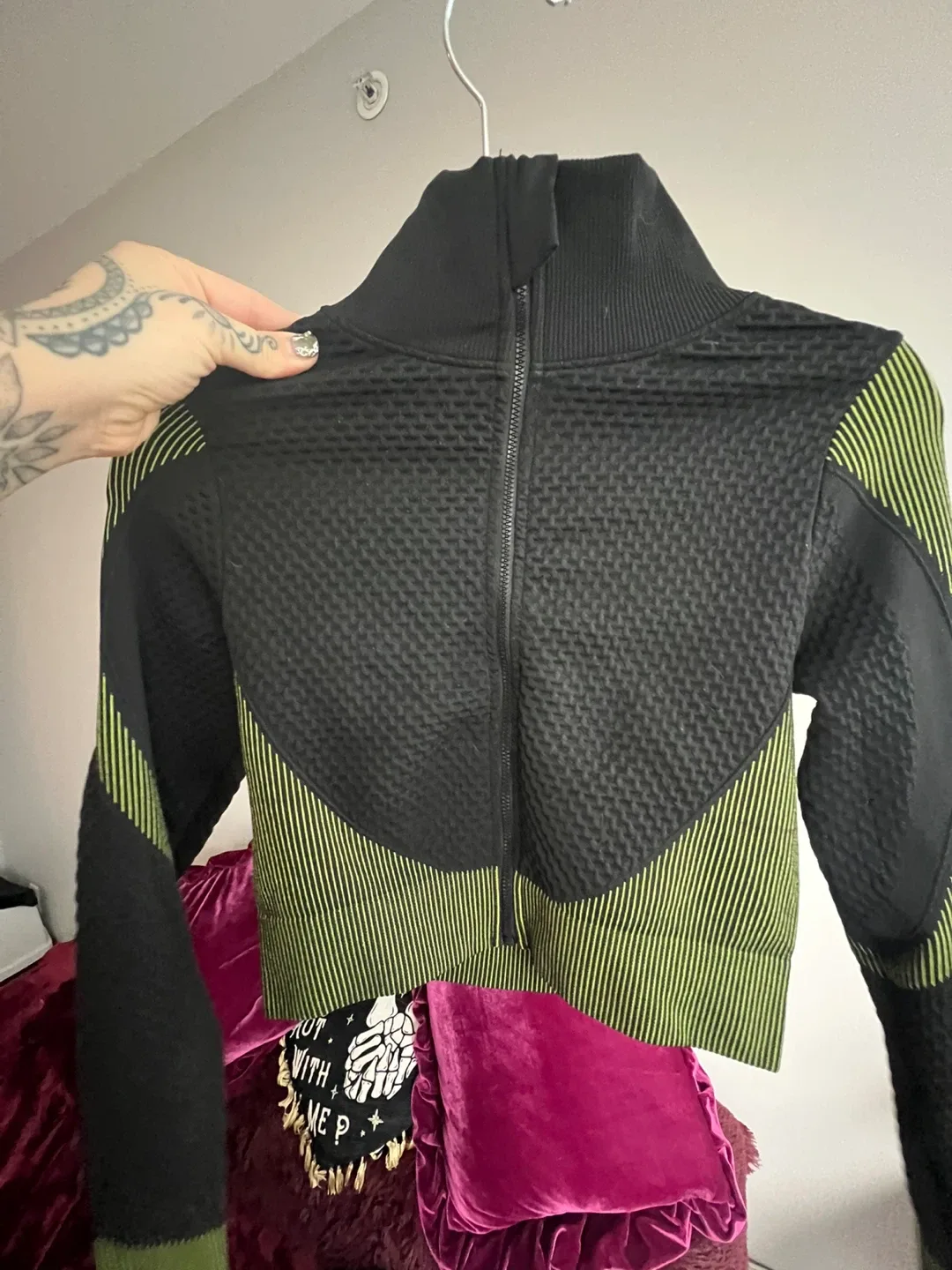 Matching Activewear Set - Olive Green & Black Gym yoga M-L image indicator(7)