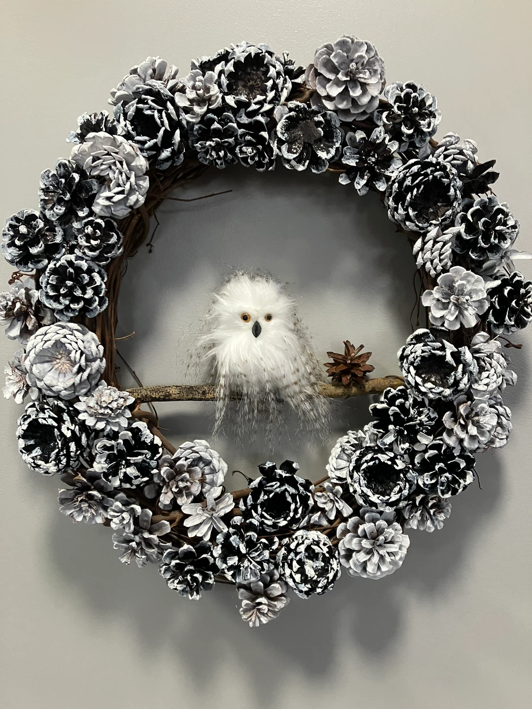 Pinecone Wreath with Snowy Owl - photo 2