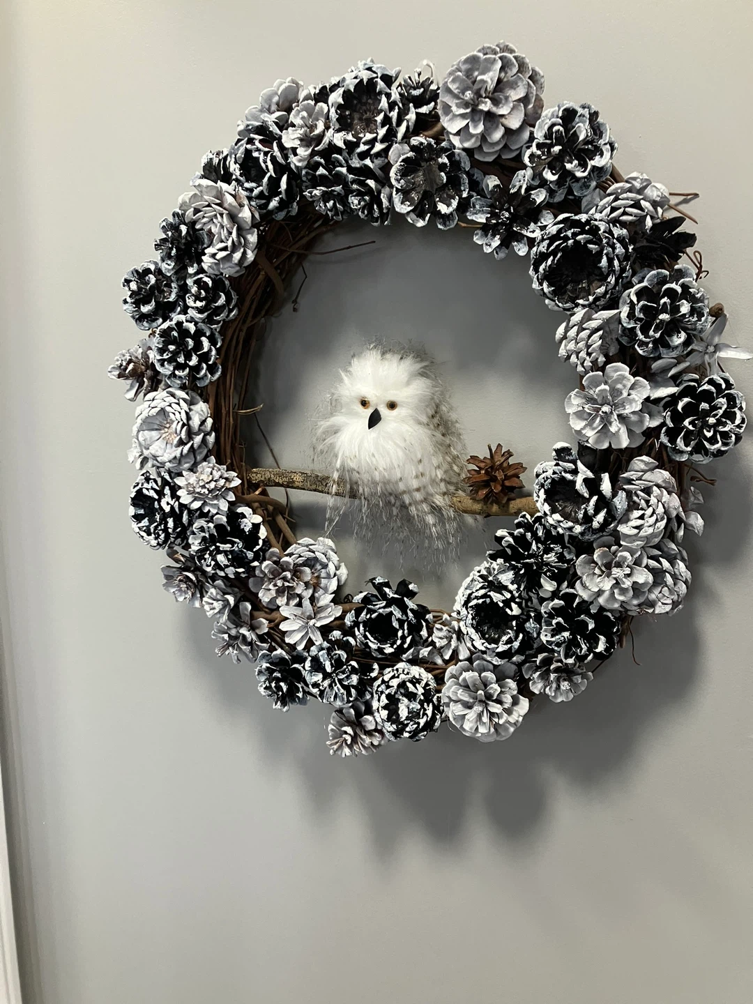 Pinecone Wreath with Snowy Owl - photo 4