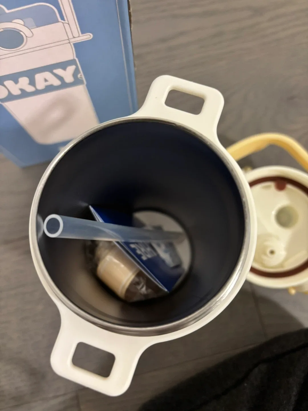 Okay. Yellow Water Bottle with Handle & Straw image indicator(4)