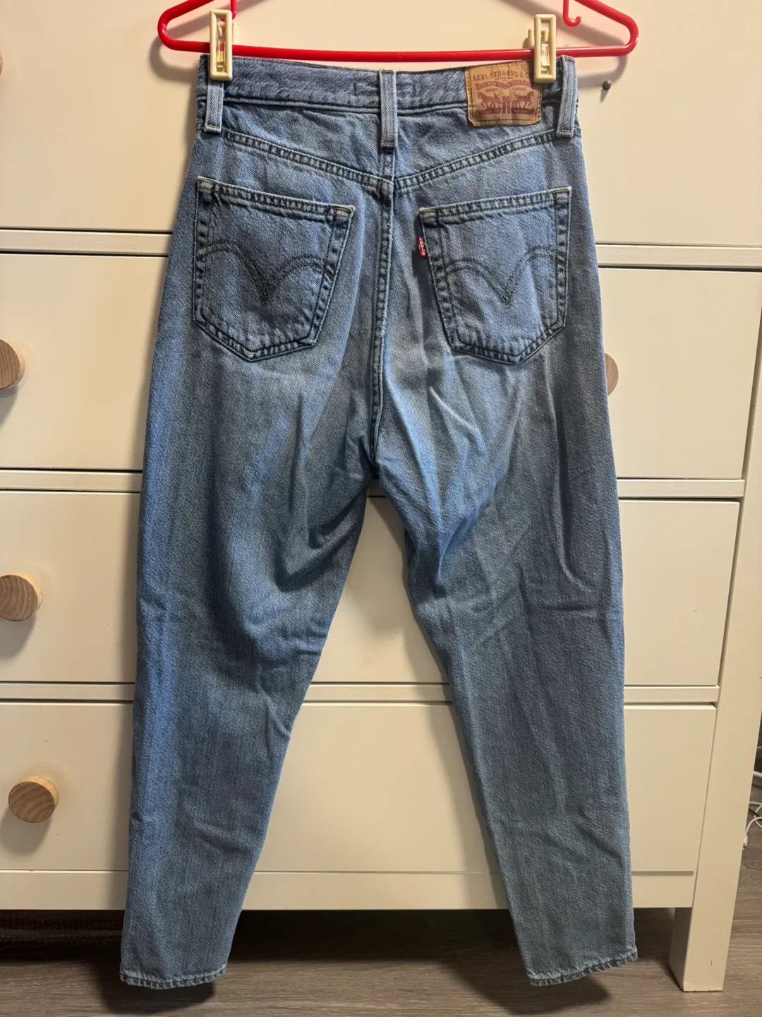 Levi's Mom Jeans Size 25 image indicator(3)