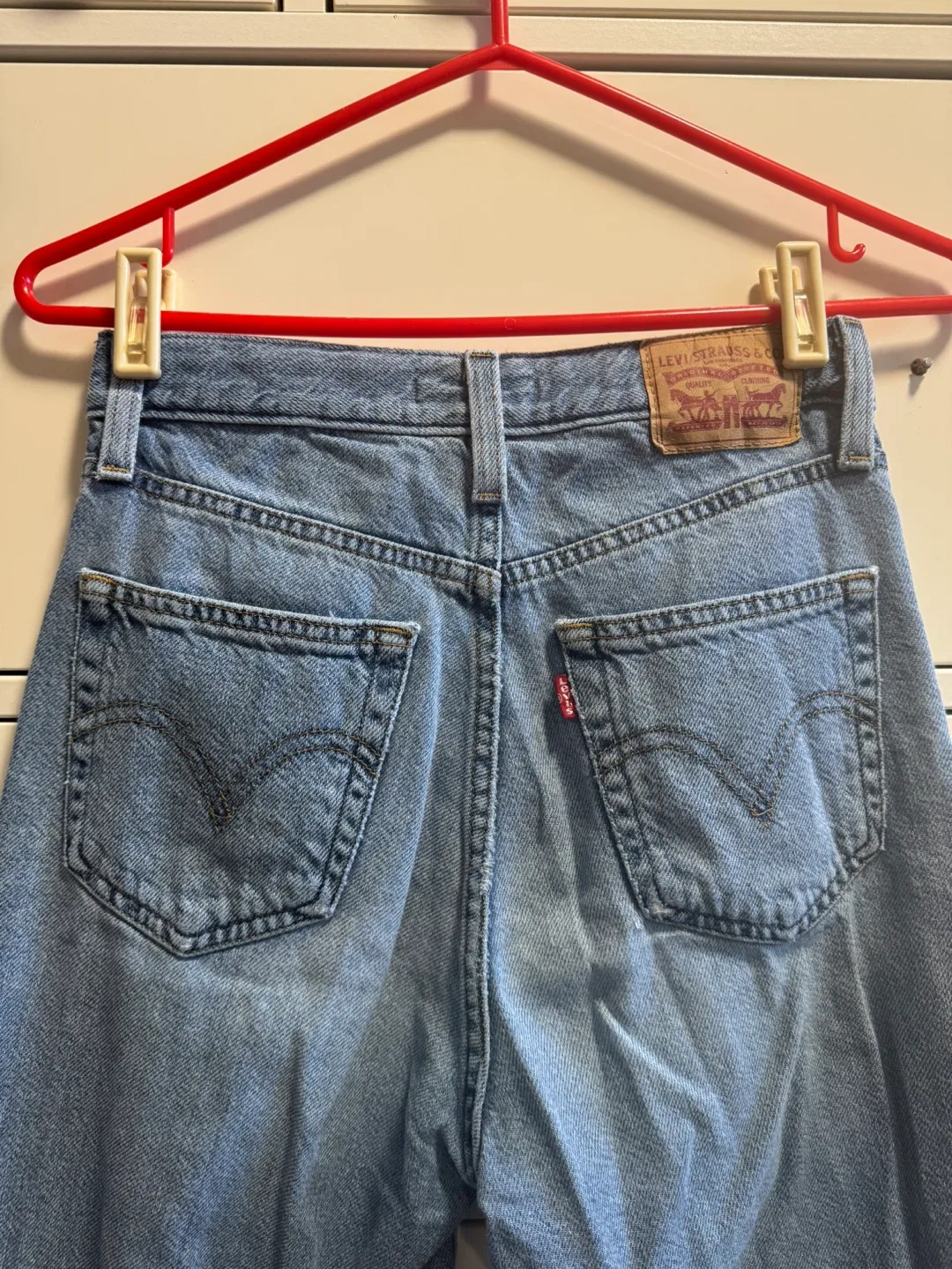 Levi's Mom Jeans Size 25