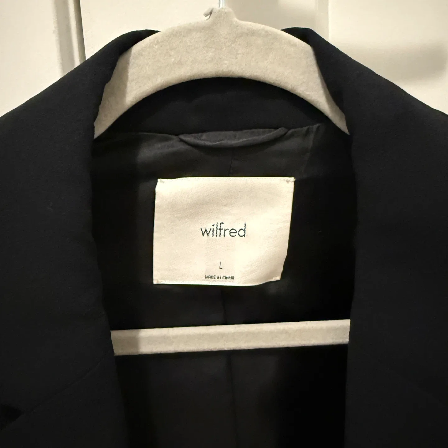 Aritzia Wilfred La Paz cropped blazer L image indicator(7)