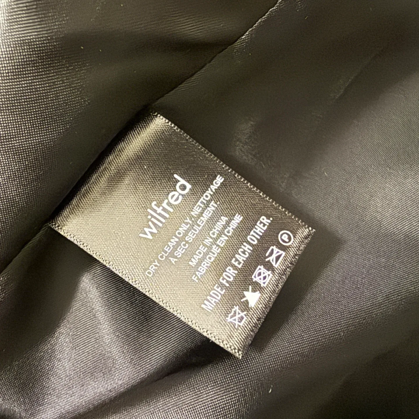 Aritzia Wilfred La Paz cropped blazer L image indicator(8)