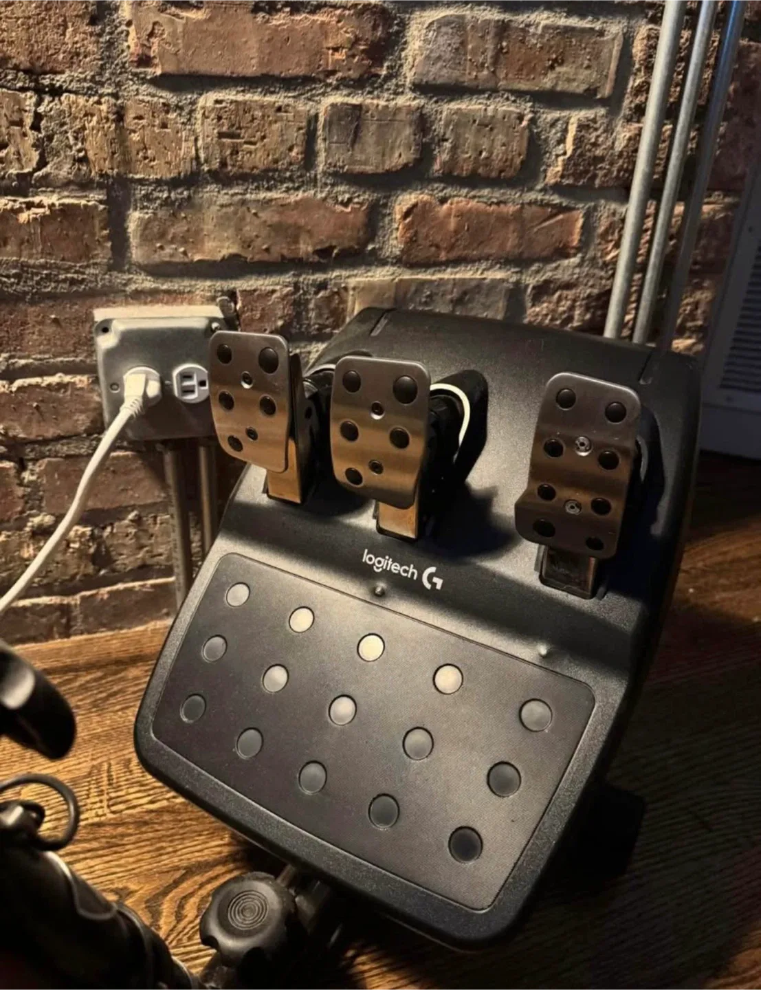 Logitech G29 Racing Wheel with Stand image indicator(3)