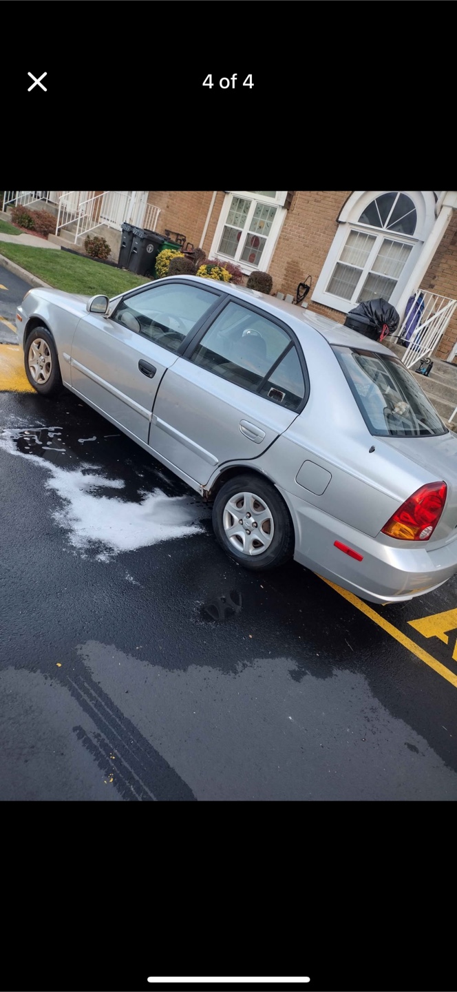 Hyundai Accent Silver Sedan - photo 3