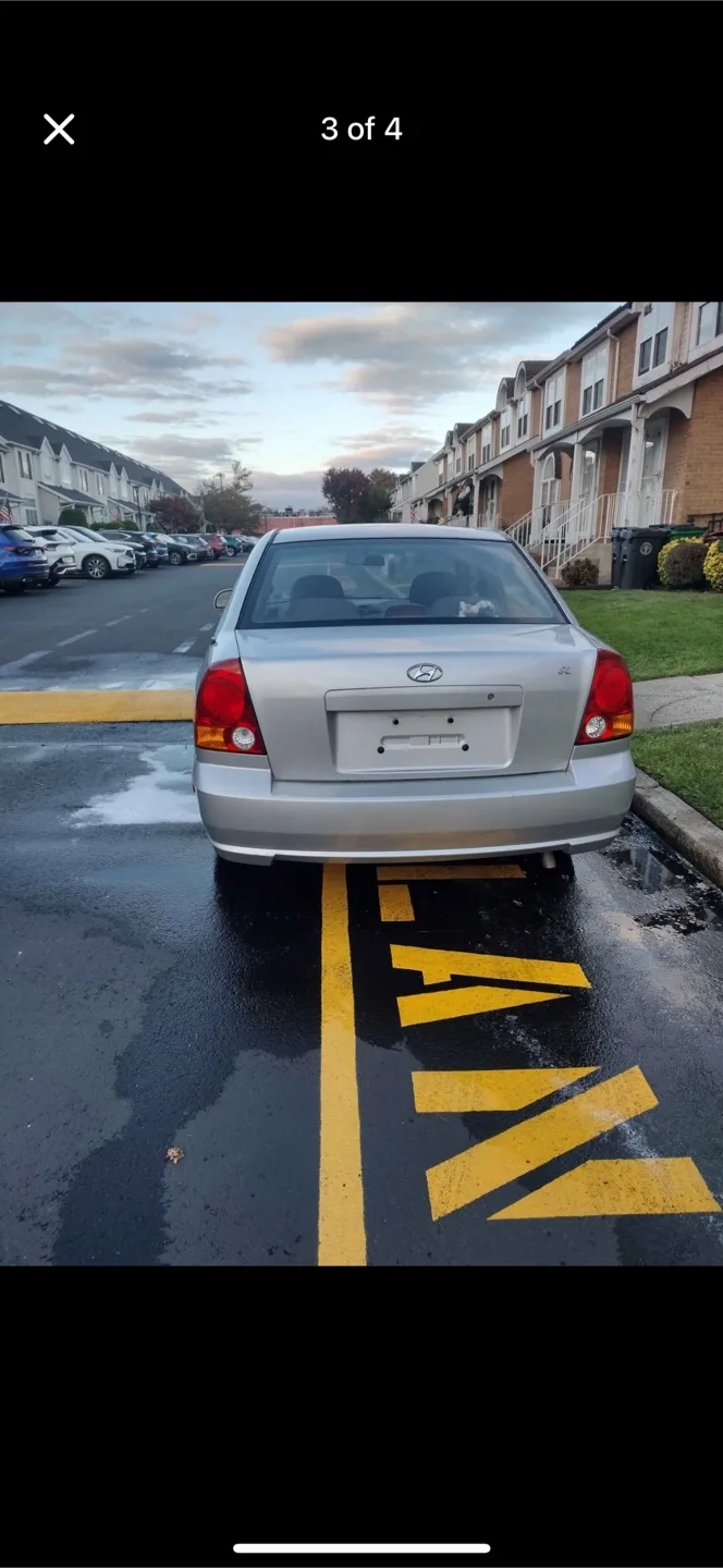 Hyundai Accent Silver Sedan image indicator(4)