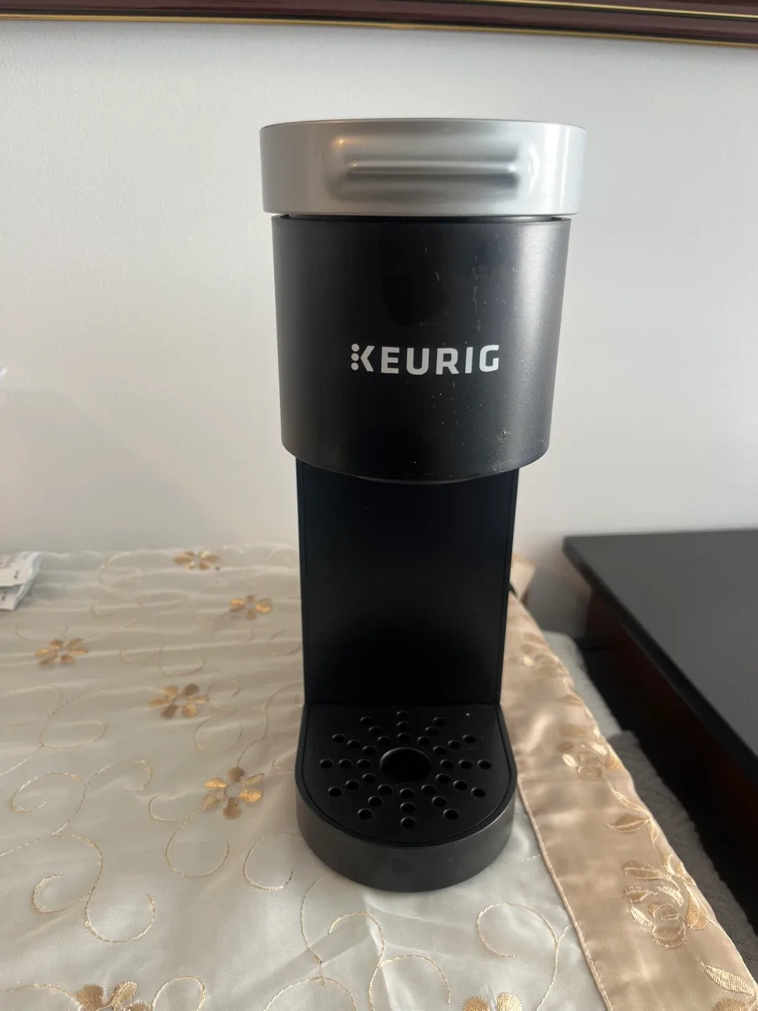 Keurig Single Serve Coffee Maker - Black image indicator(2)