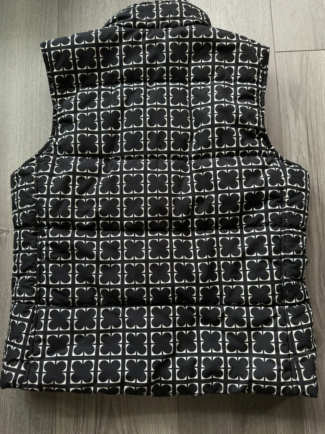 Liz Claiborne Black & White Vest - Size M image indicator(2)