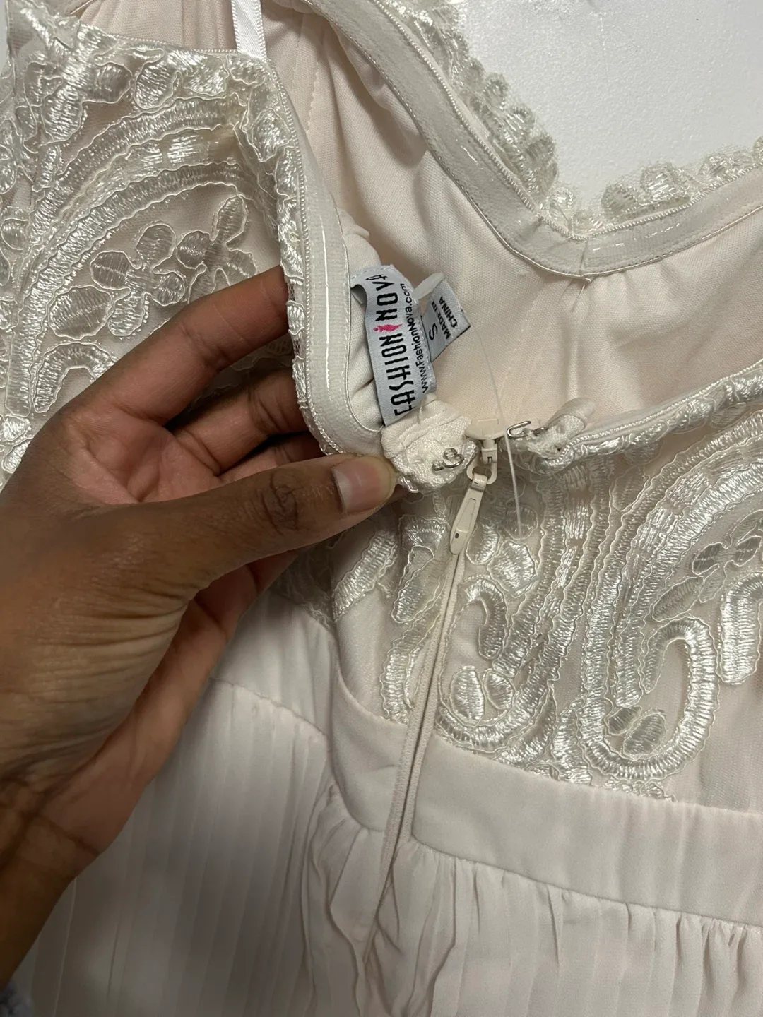 Fashion Nova Cream classy Dress - Size S image indicator(2)