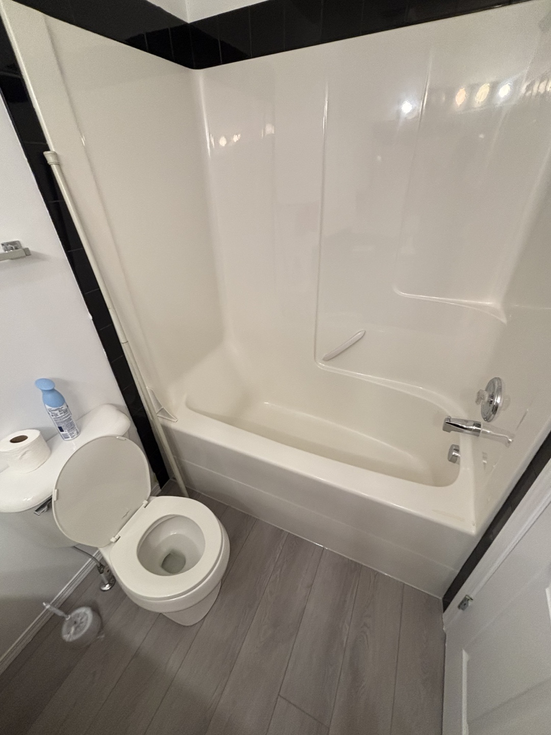 1 bedroom apartment for rent. 6 months contract - photo 4
