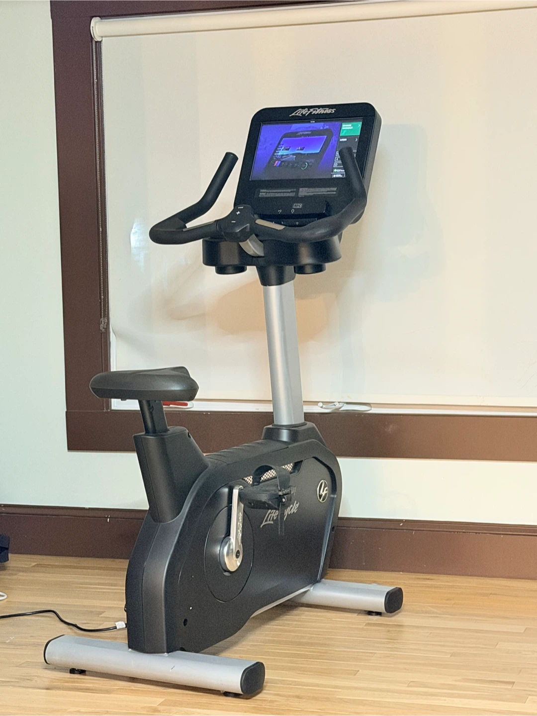 Life Fitness Integrity Upright Bike