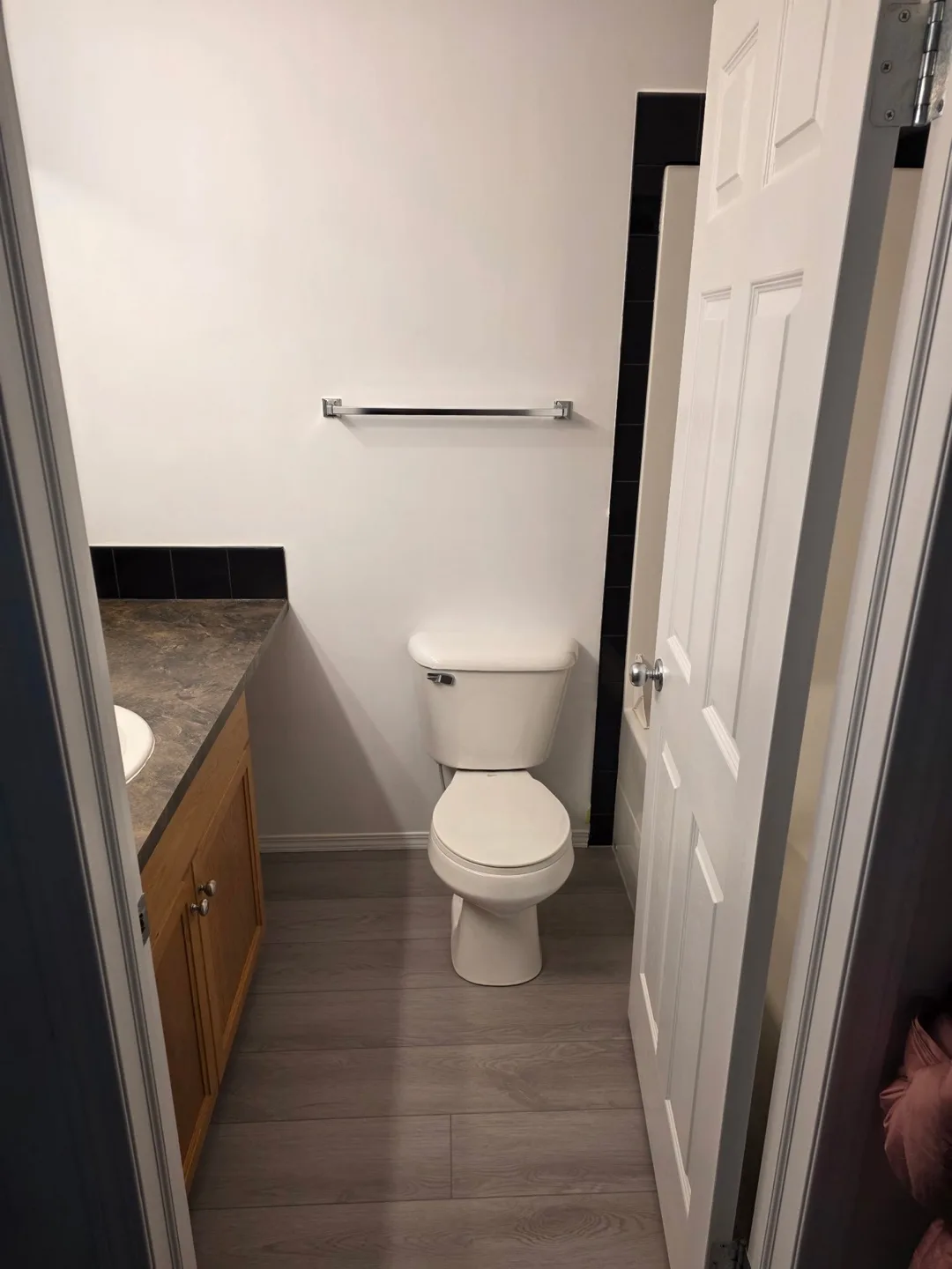 1 bedroom apartment for rent. 6 months contract image indicator(5)