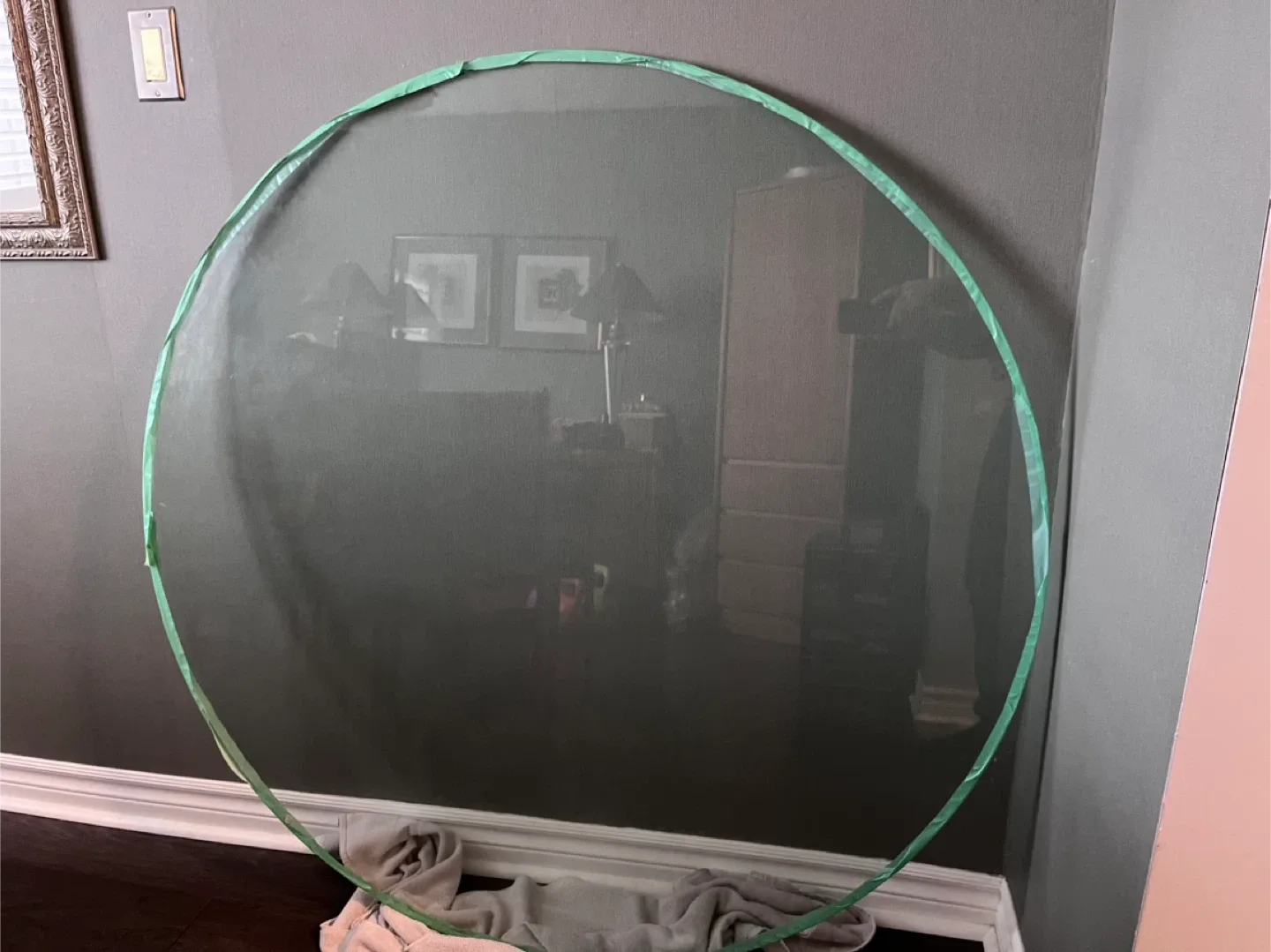 Round glass table top 48” - taped edge which will be removed image indicator(2)