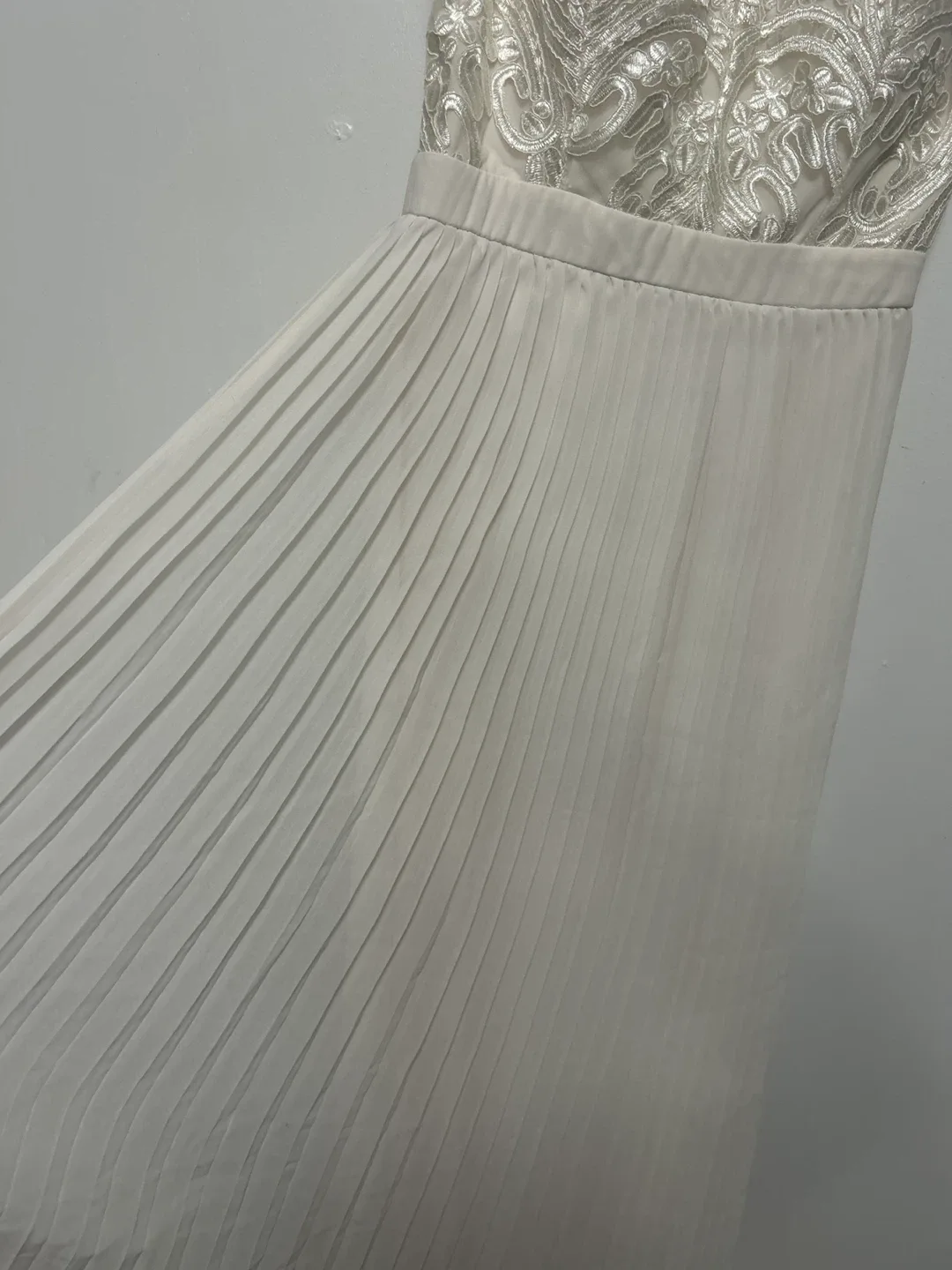 Fashion Nova Cream classy Dress - Size S image indicator(3)