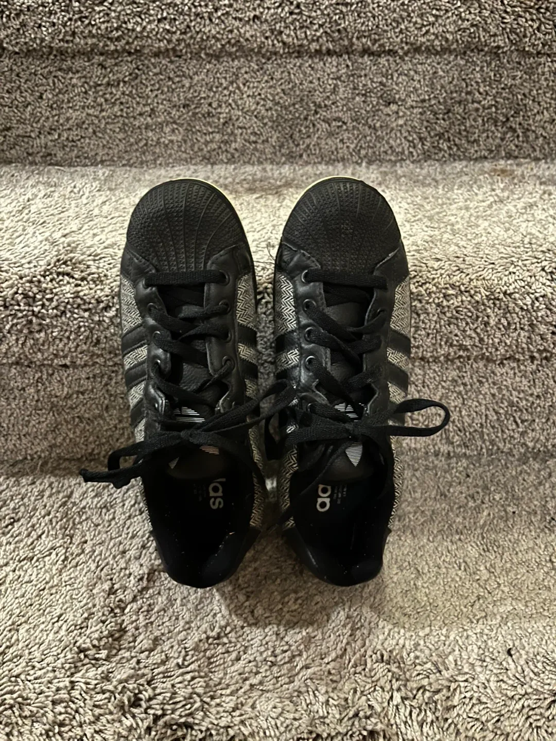 Adidas Superstar Black Sneakers image indicator(2)