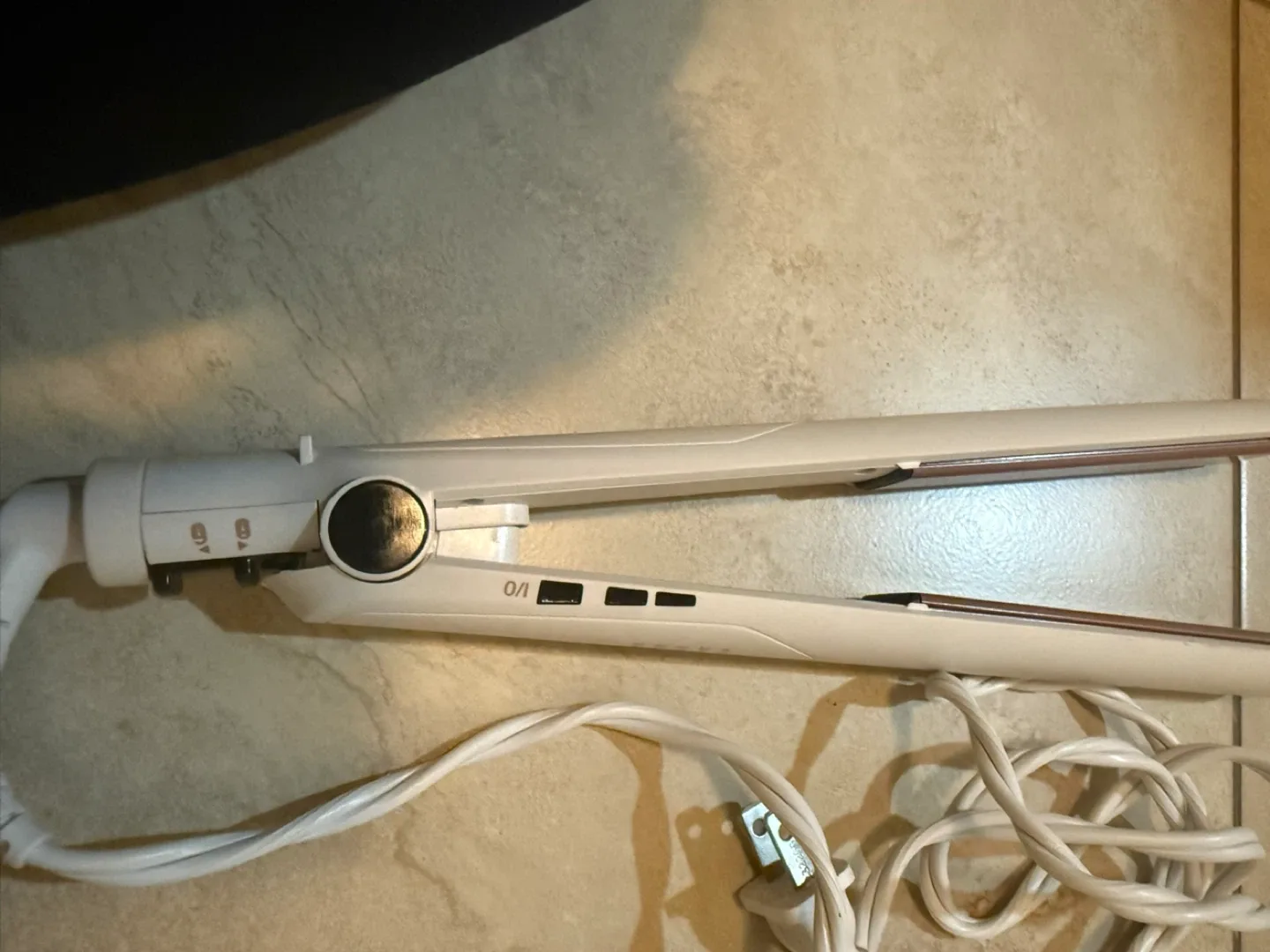 Conair Flat Iron - Hair Straightener. ( Never used ) image indicator(2)