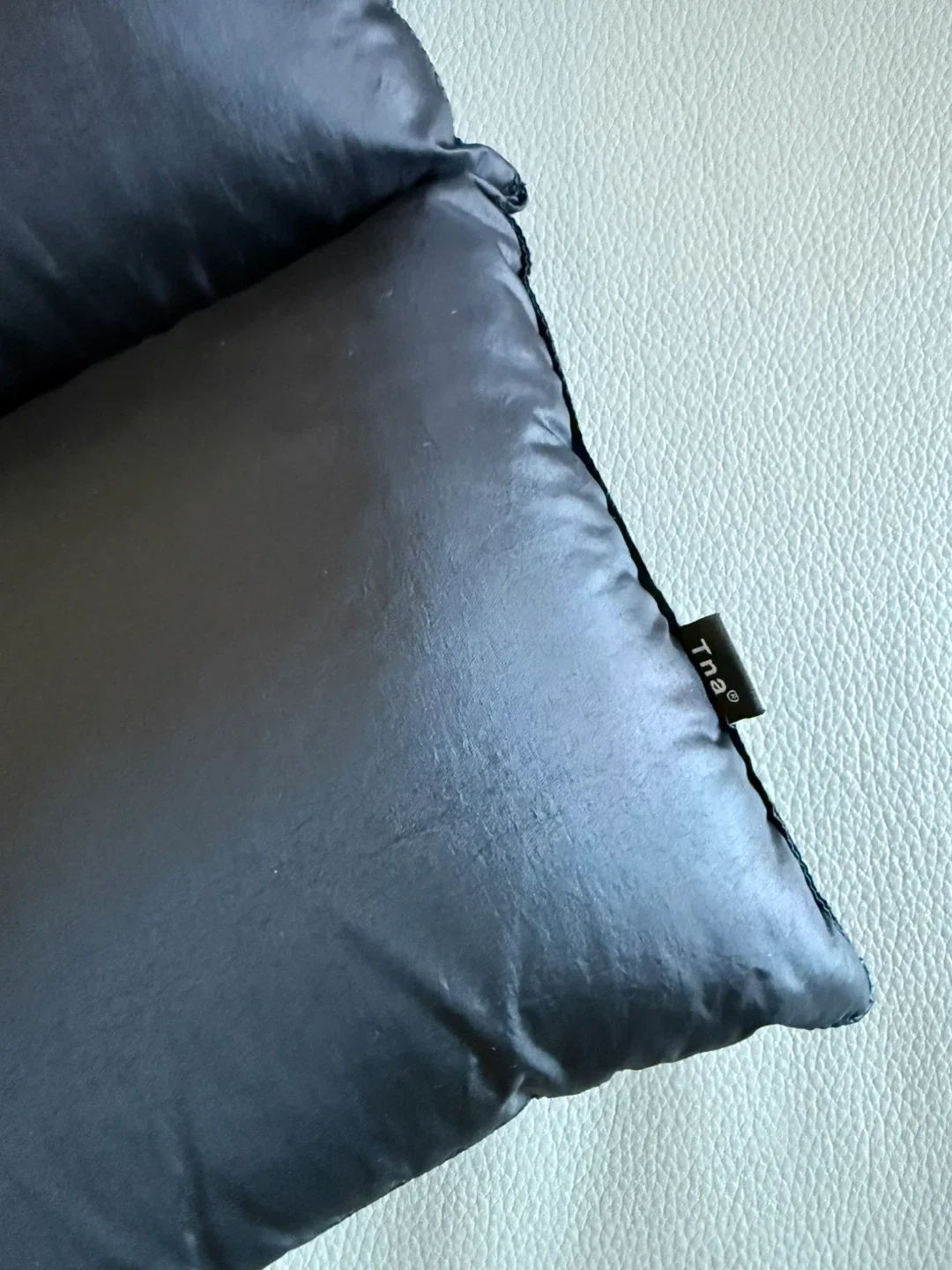 Tna The Super Puff Scarf - Black image indicator(2)