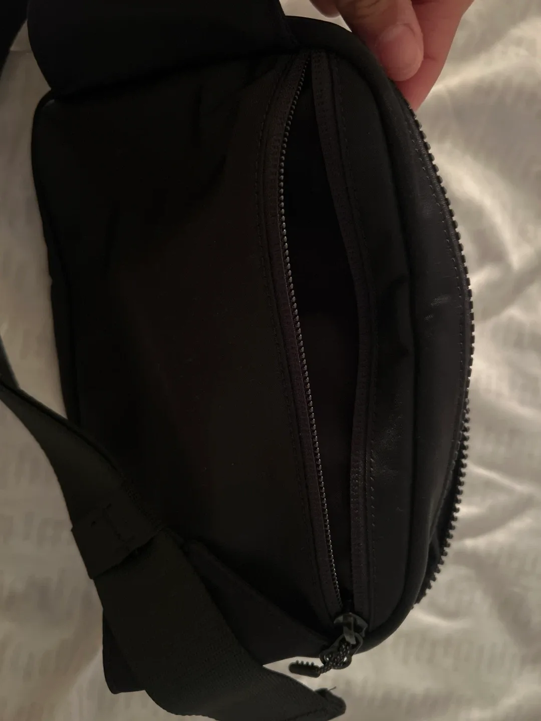 Lululemon Everywhere Belt Bag Black image indicator(4)
