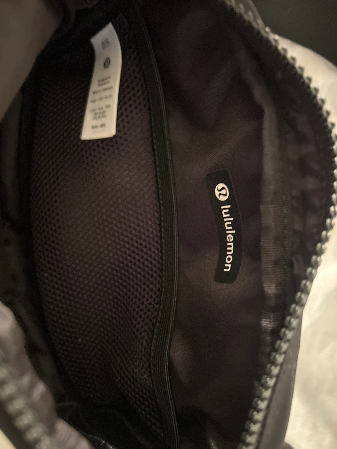 Lululemon Everywhere Belt Bag Black - photo 2