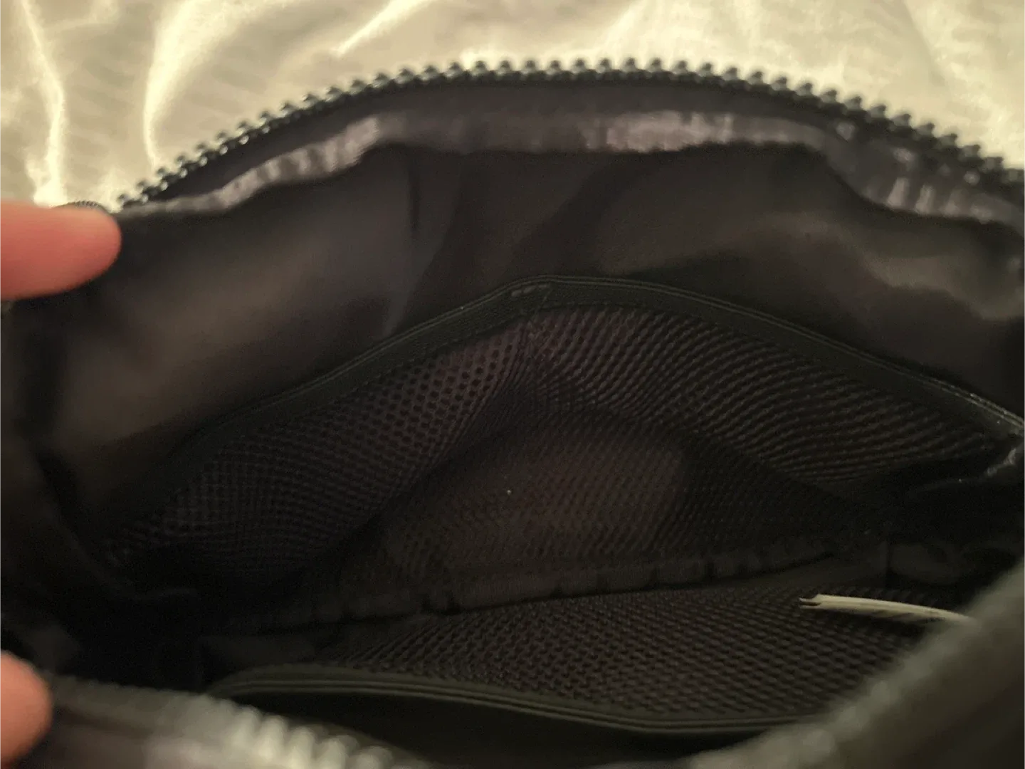 Lululemon Everywhere Belt Bag Black image indicator(3)