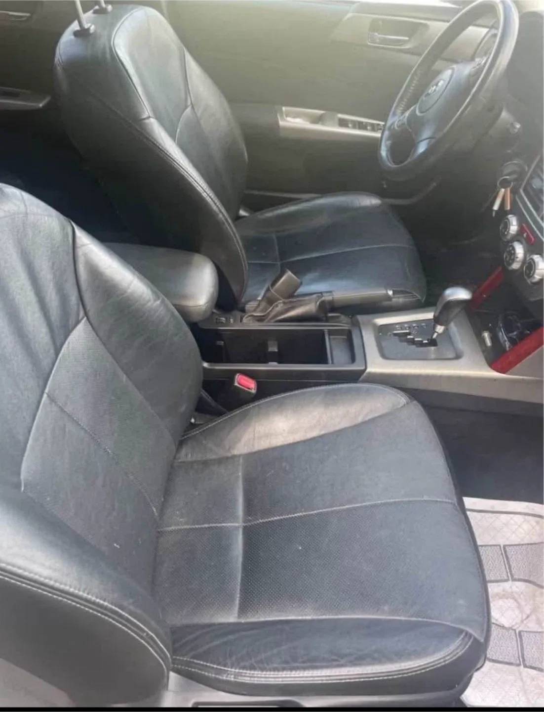 White Subaru Forester XT image indicator(7)