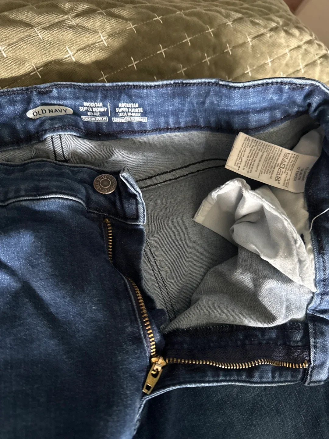 Old Navy Rockstar Super Skinny Jeans Size 12 tall