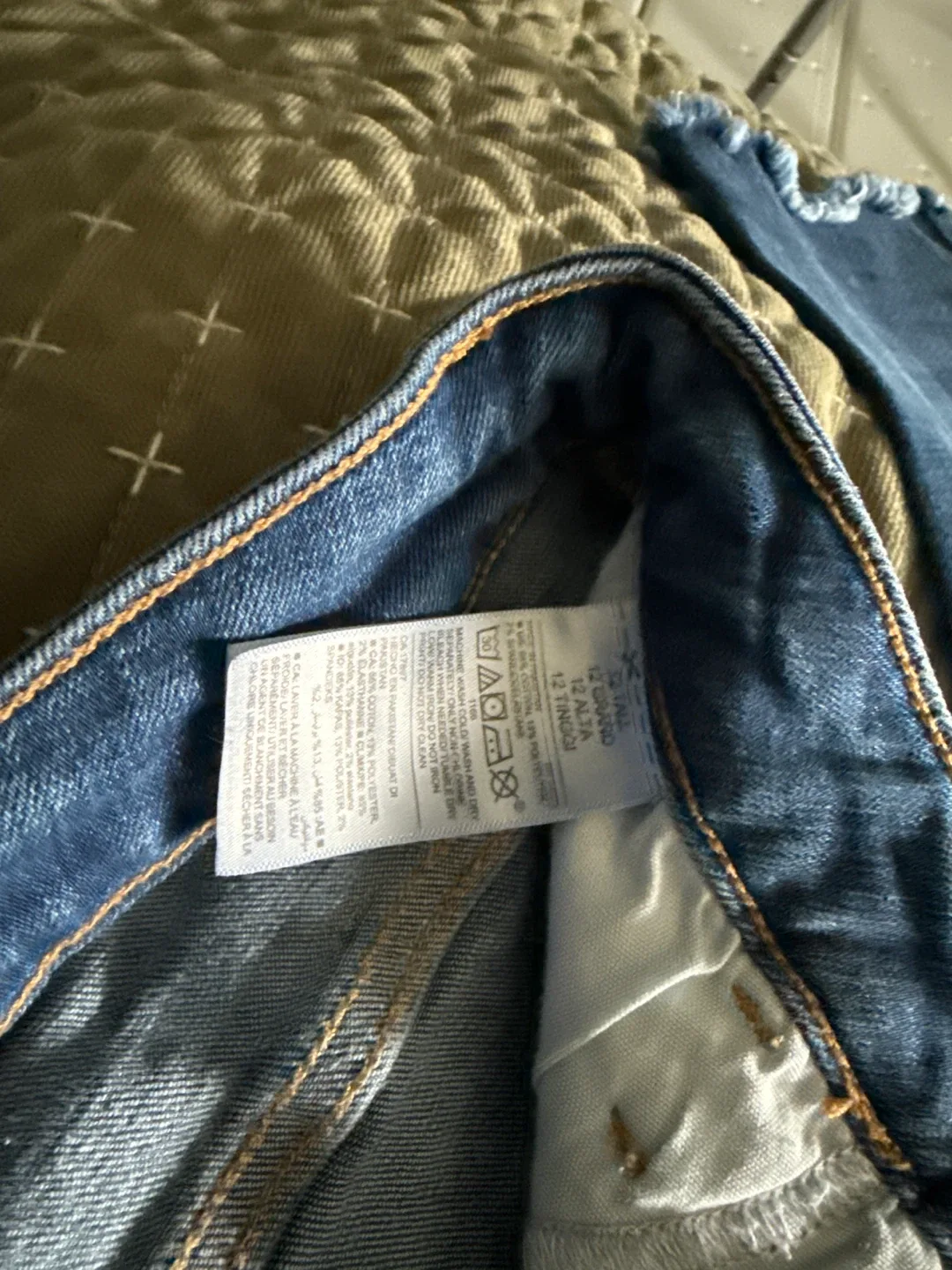 Old Navy Rockstar Jeans - Size 12 tall image indicator(2)