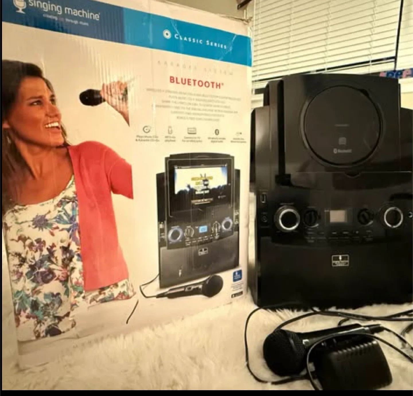 Singing Machine Classic Series Karaoke System Bluetooth thumbnail