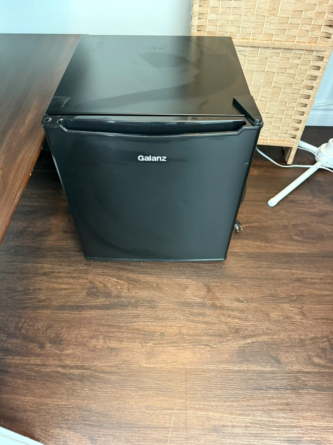 Galanz Compact Mini Fridge - Black - photo 2