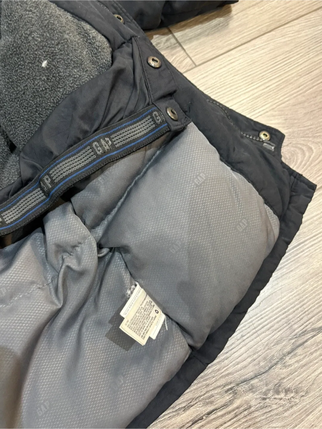 DOWN FILLED Baby Gap Winter Coat - Size 5T image indicator(4)