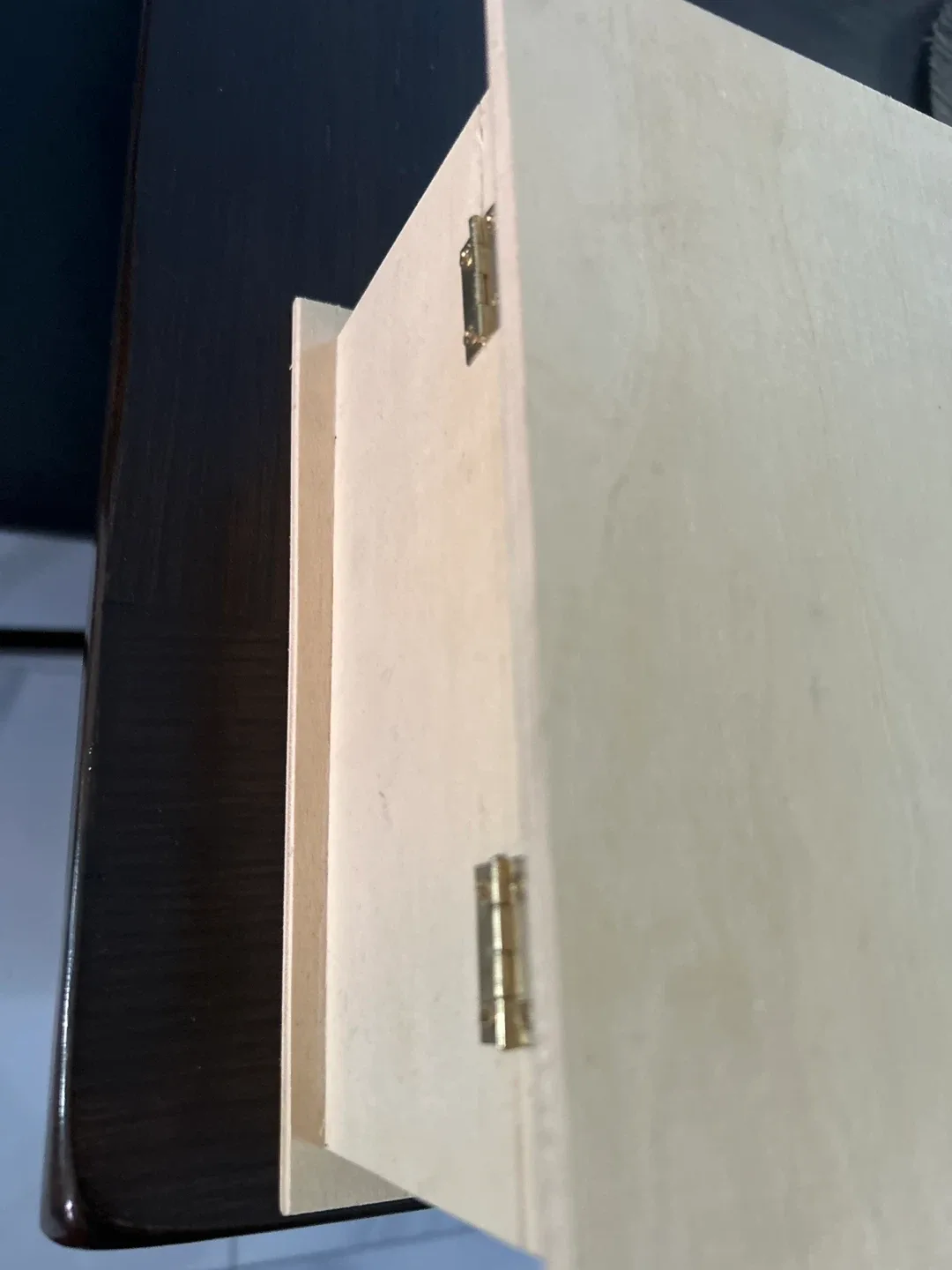 Wooden keepsake with wooden hearts f image indicator(3)