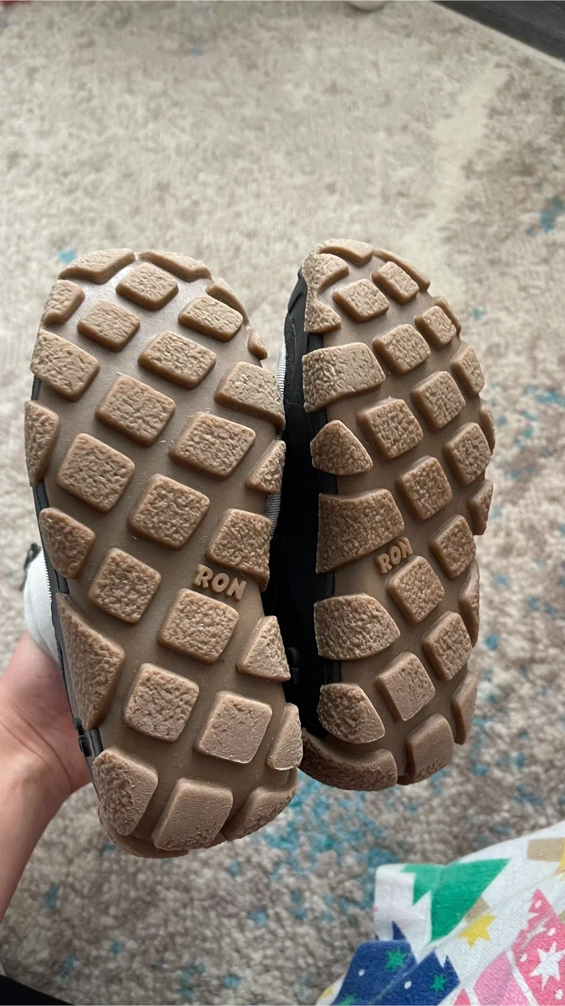 Olang Silver Winter Boots - Size 25-26 (7-8) image indicator(2)