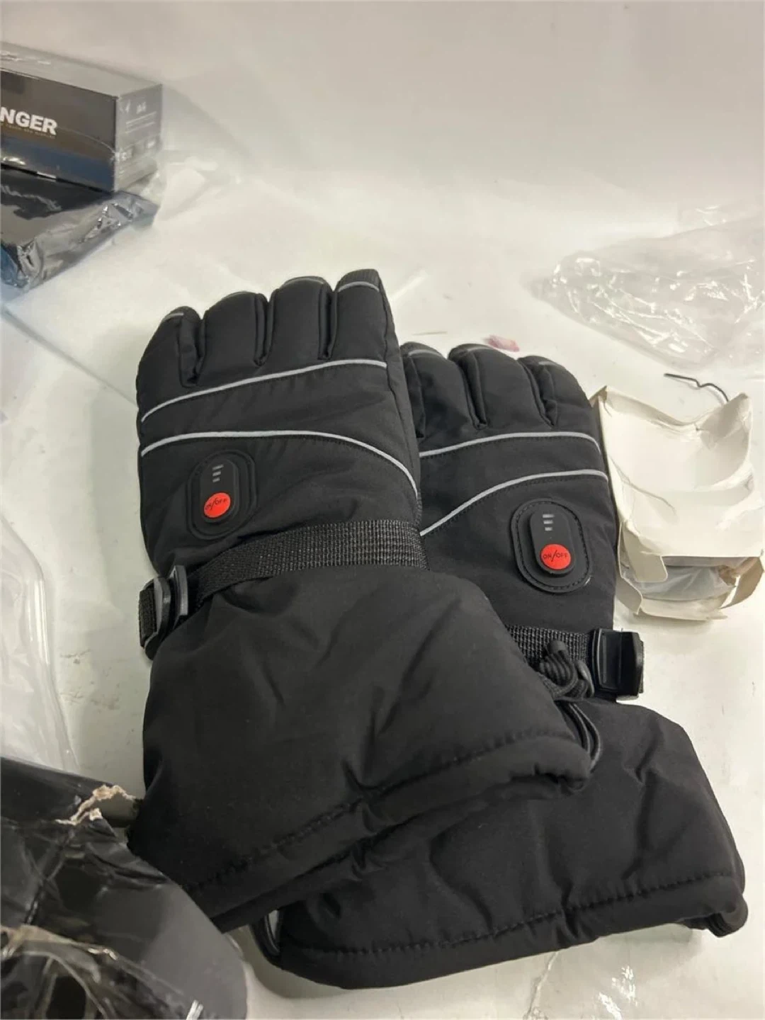 Heated Touchscreen Gloves - Black - photo 5
