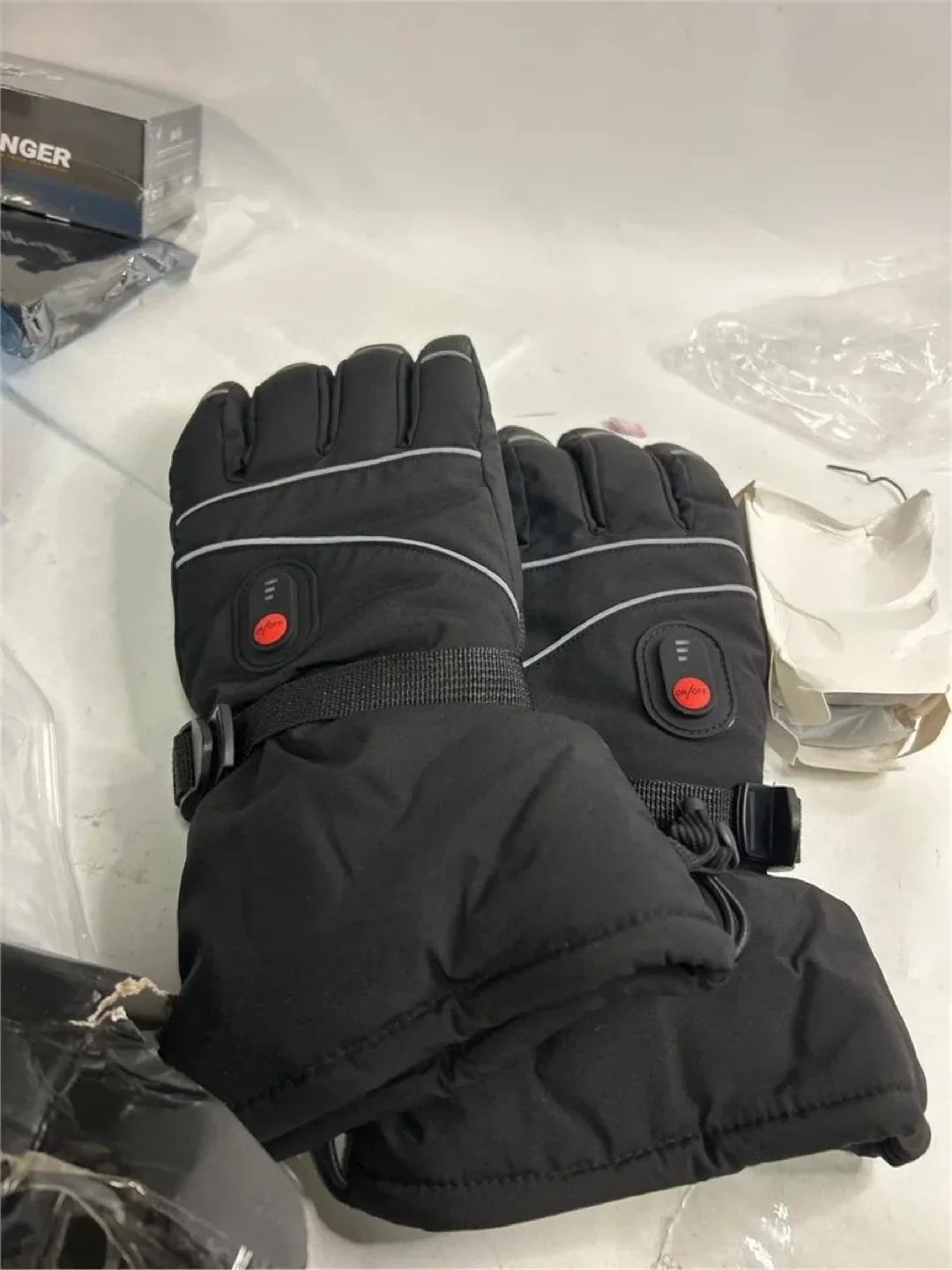 Heated Touchscreen Gloves - Black image indicator(5)