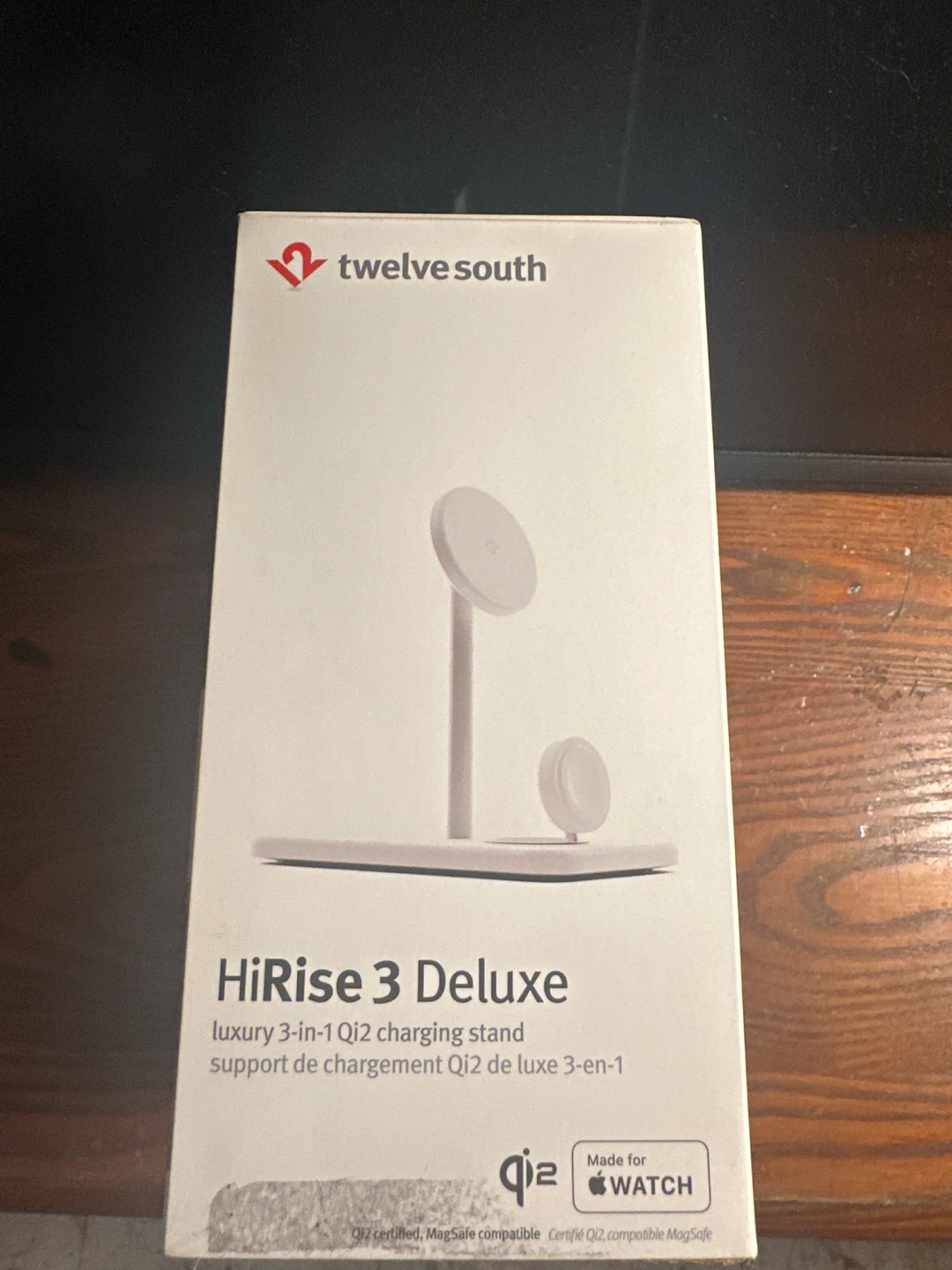 Twelve South HiRise 3 Deluxe Qi2 Charging Stand - photo 3