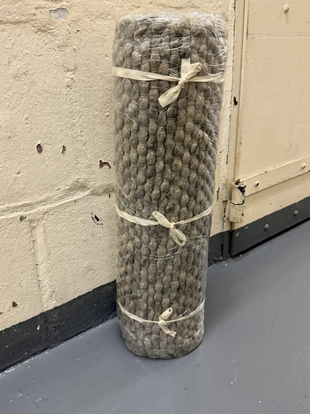 Chunky Knit Wool Woven Area Rug image indicator(2)