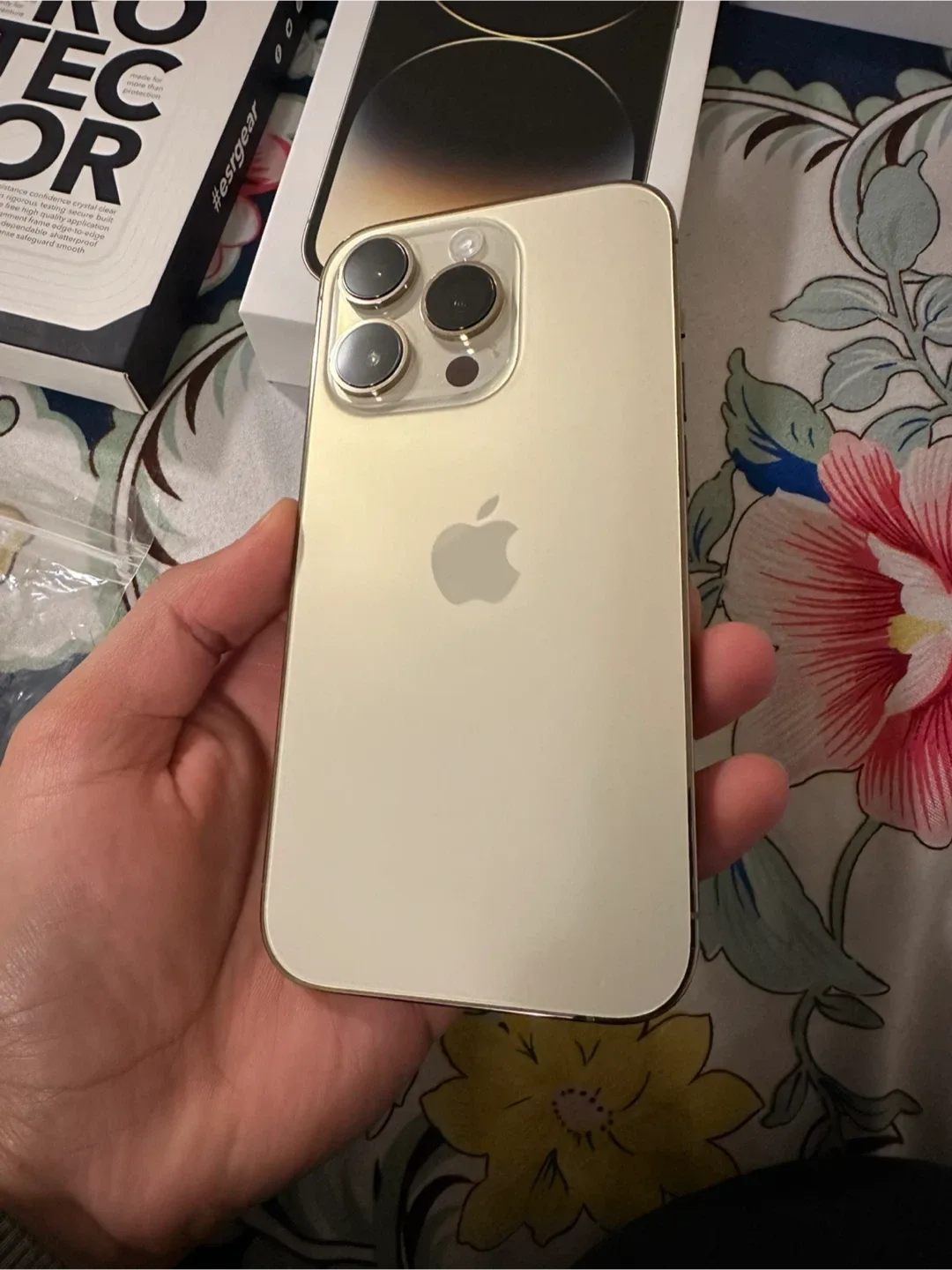 New Apple iPhone 14 Pro 128GB with Tons of brand new accessories image indicator(3)