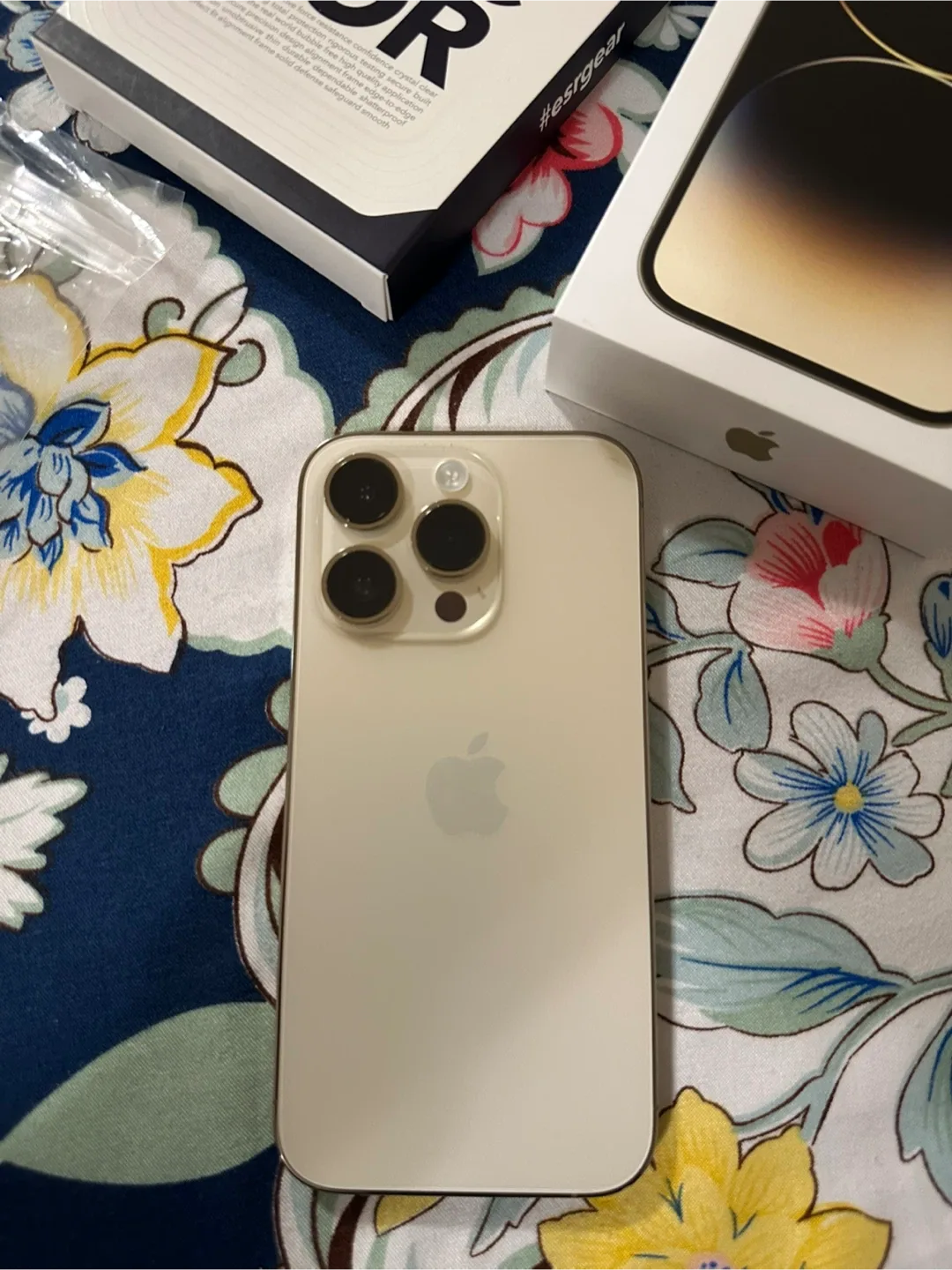 New Apple iPhone 14 Pro 128GB with Tons of brand new accessories image indicator(2)