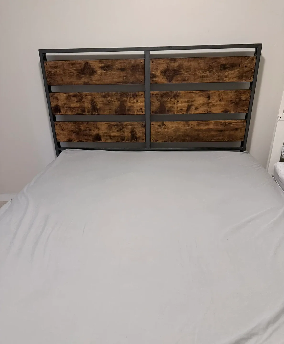 Queen Size Bed Frame image indicator(2)